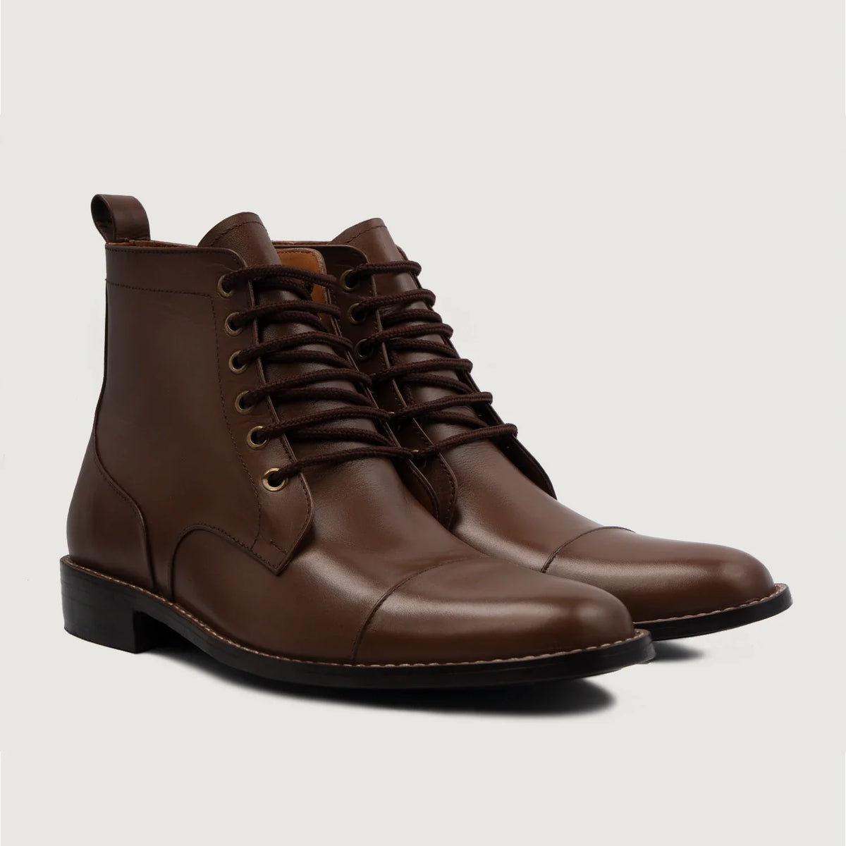Knight Derby Kafe Çizme lëkure për Meshkuj For Men in Brown Full-Grain Leather - Pamje anësore | Bli online