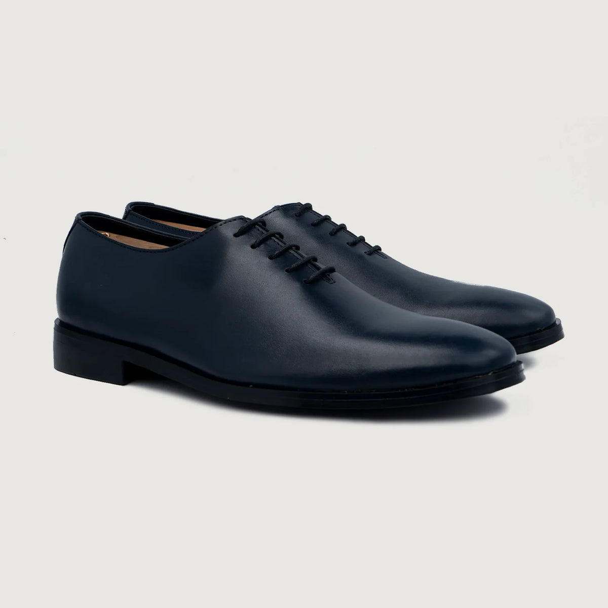 Director Wholecut Midnight Blu Këpucë lëkure për Meshkuj For Men in Midnight Blue Full-Grain Leather - Pamje ballore dhe siluetë e përshtatur | Bli online
