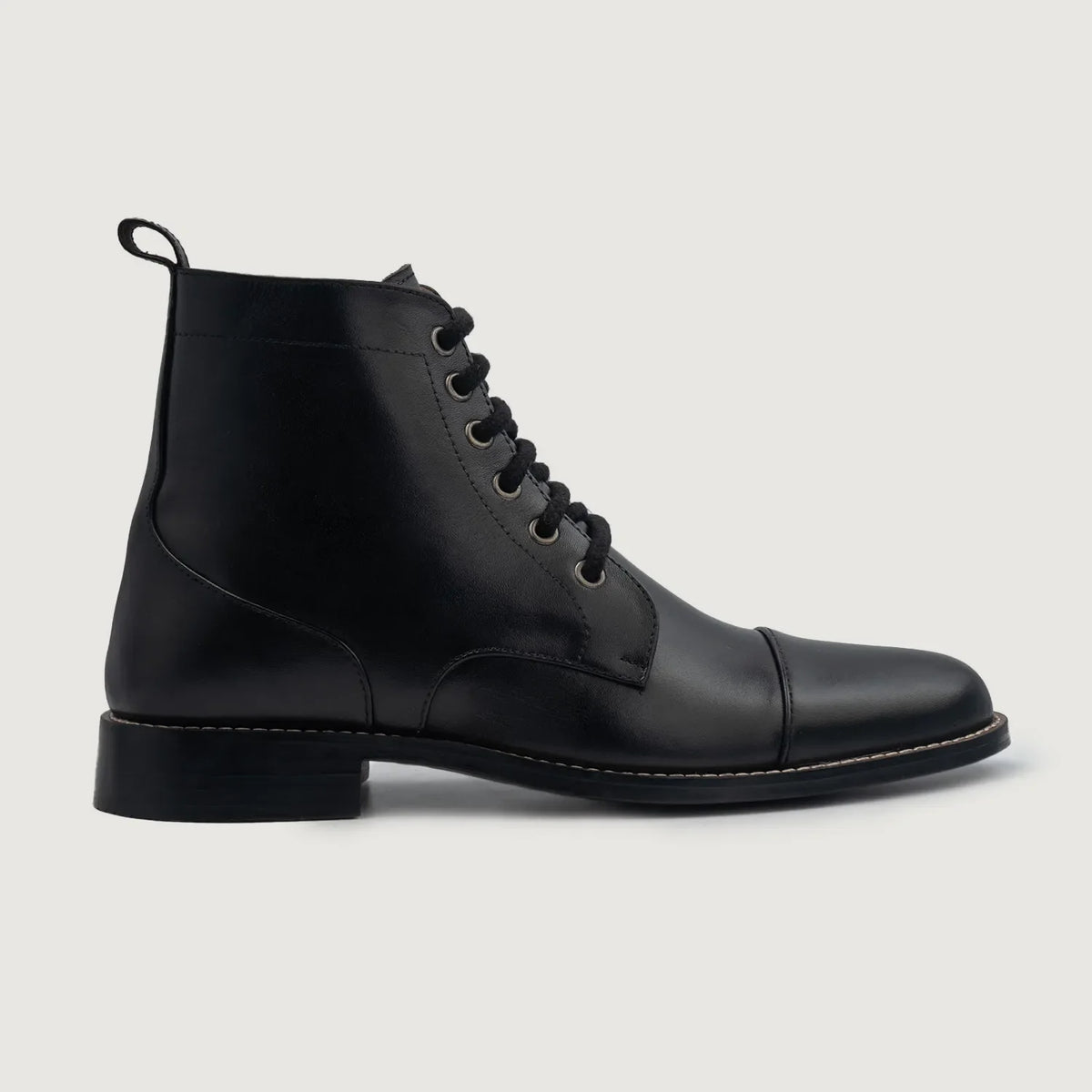 Black Full-Grain leather Boots - Strukturë e qepur Goodyear welt dhe maja e këpucës