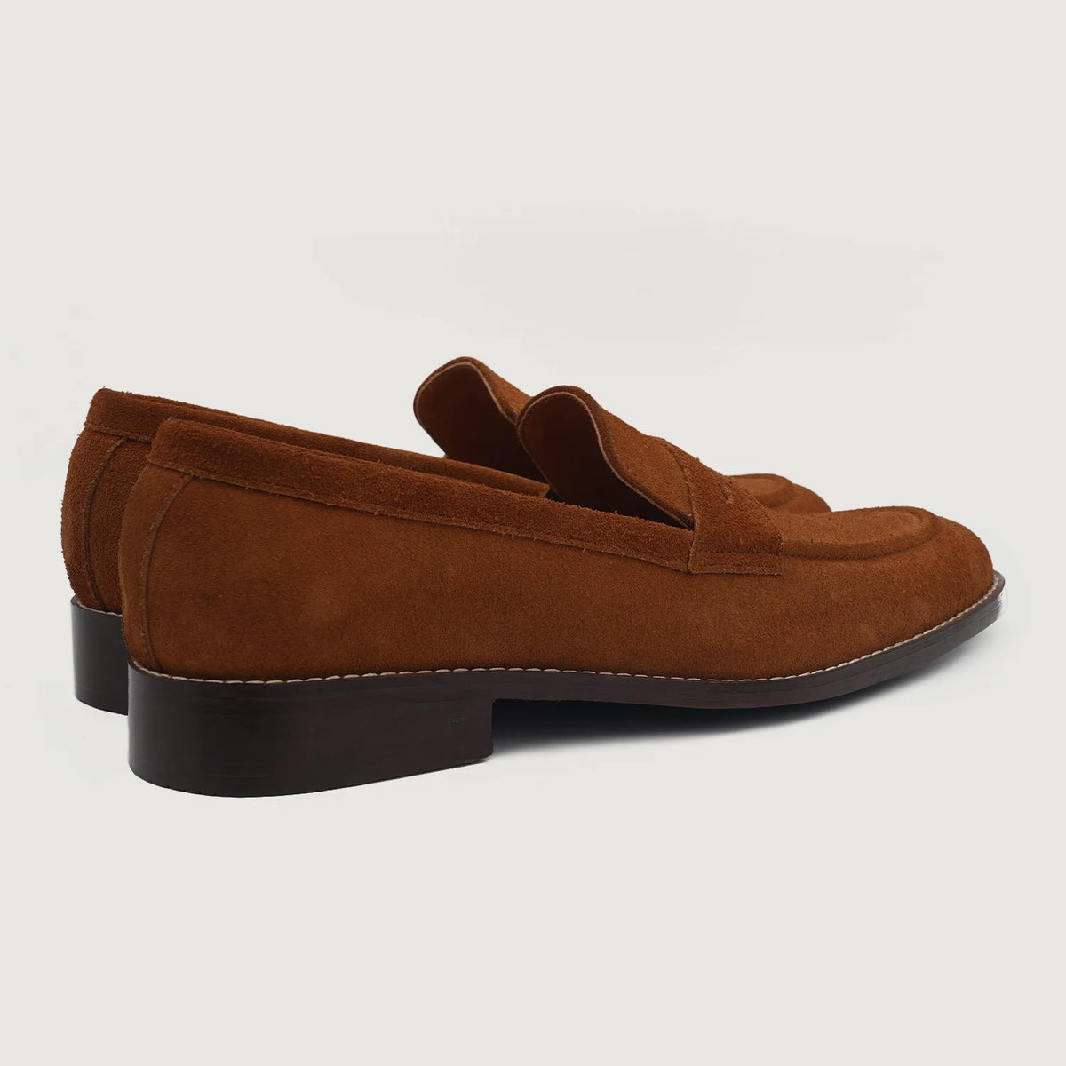High-Traction Rubber Outsole & Lug Tread Pattern on Baxton Kafe Suede Mokasina lëkure për Meshkuj For Men