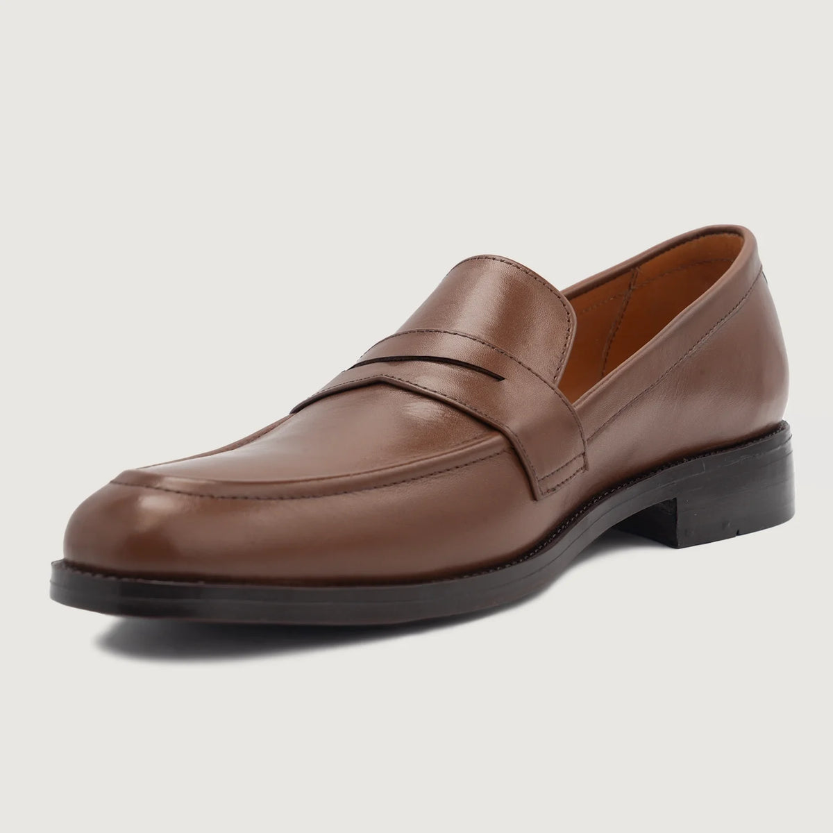 High-Traction Rubber Outsole & Lug Tread Pattern on Baxton Kafe Mokasina lëkure për Meshkuj
