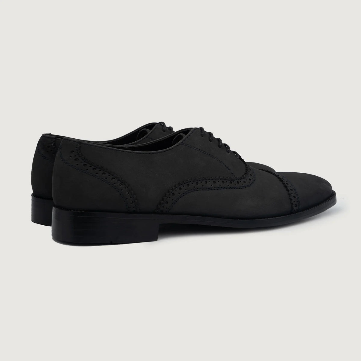 High-Traction Rubber Outsole & Lug Tread Pattern on Greyson Brogues Oxford E zezë Nubuck Këpucë lëkure për Meshkuj For Men