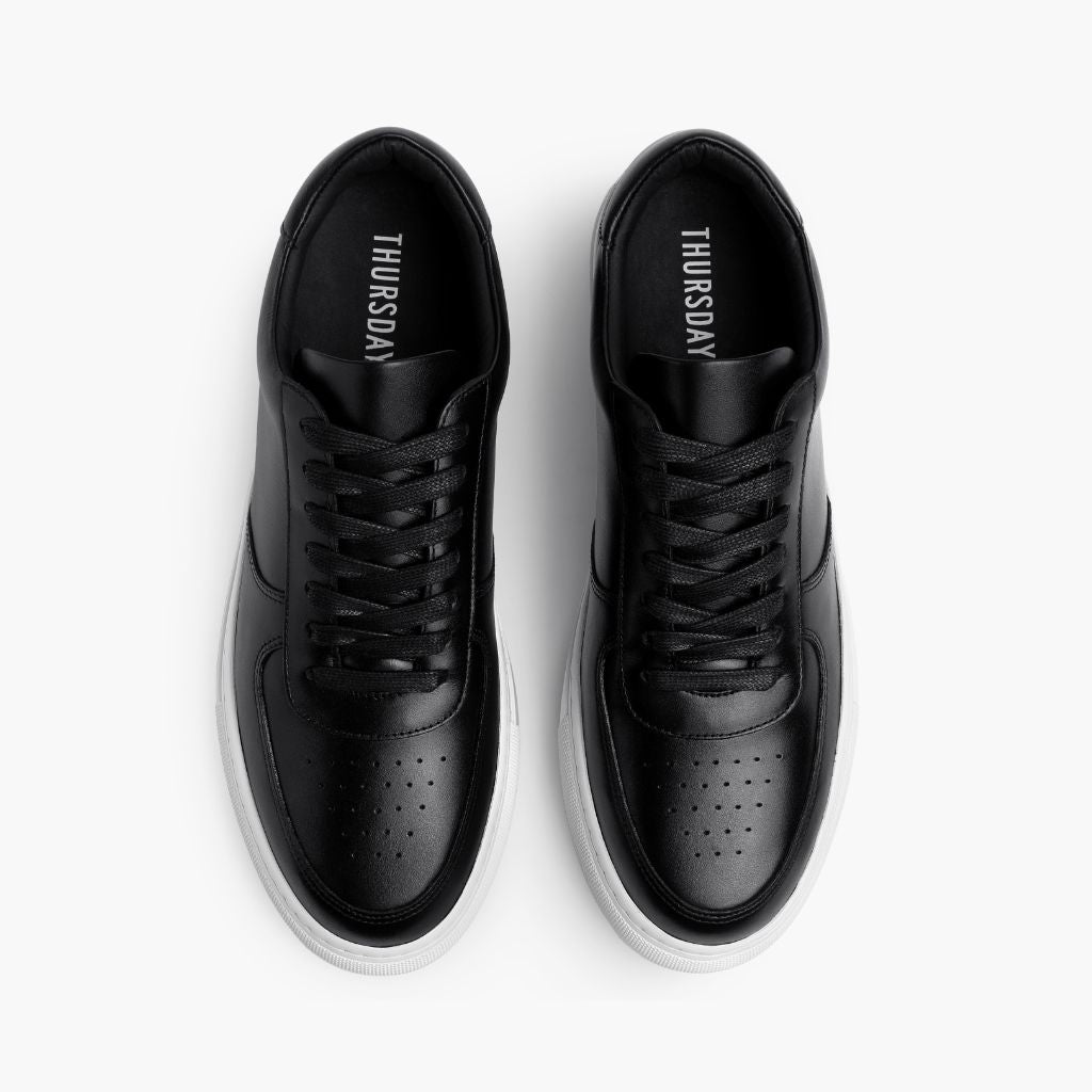 Court Black Leather Sneakers - Pjesë e pasme e thembrës e përforcuar dhe qepje dyshe precize