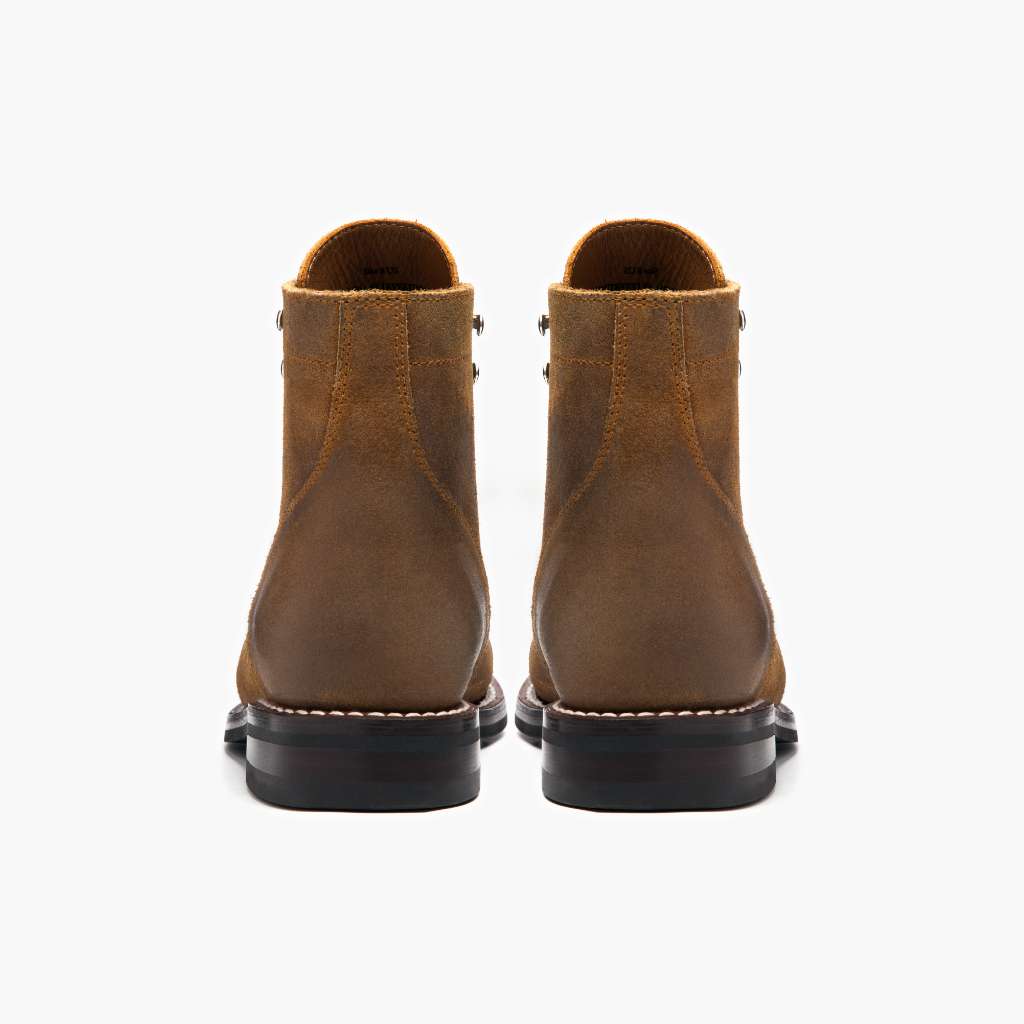 High-Traction Rubber Outsole & Lug Tread Pattern on Captain Safari Çizme lëkure për Meshkuj