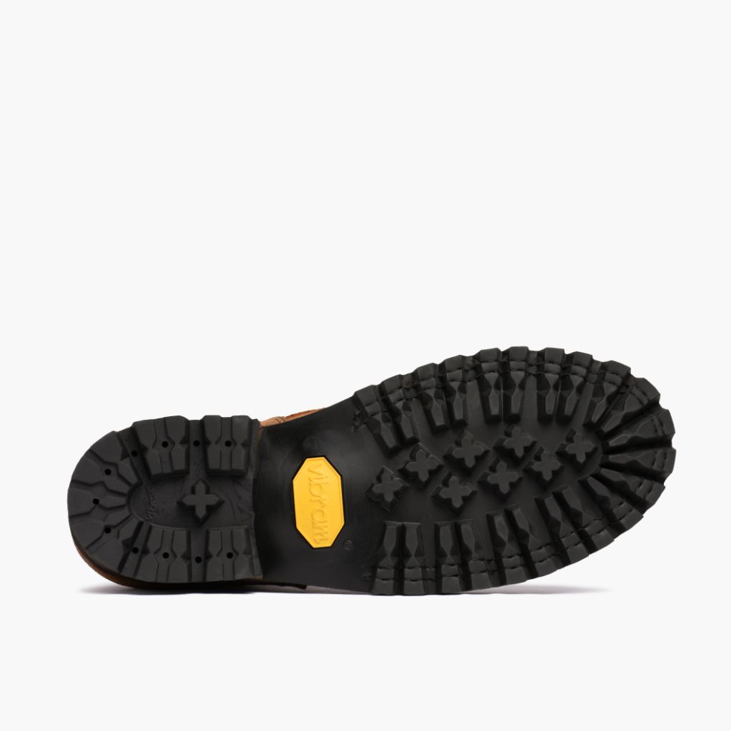 High-Traction Rubber Outsole & Lug Tread Pattern on Challenger Badland Çizme lëkure për Meshkuj