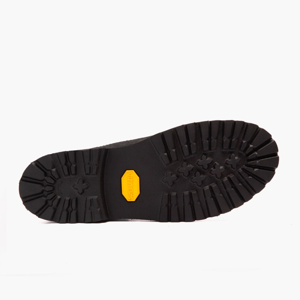 High-Traction Rubber Outsole & Lug Tread Pattern on Explorer E zezë Matte Çizme lëkure për Meshkuj
