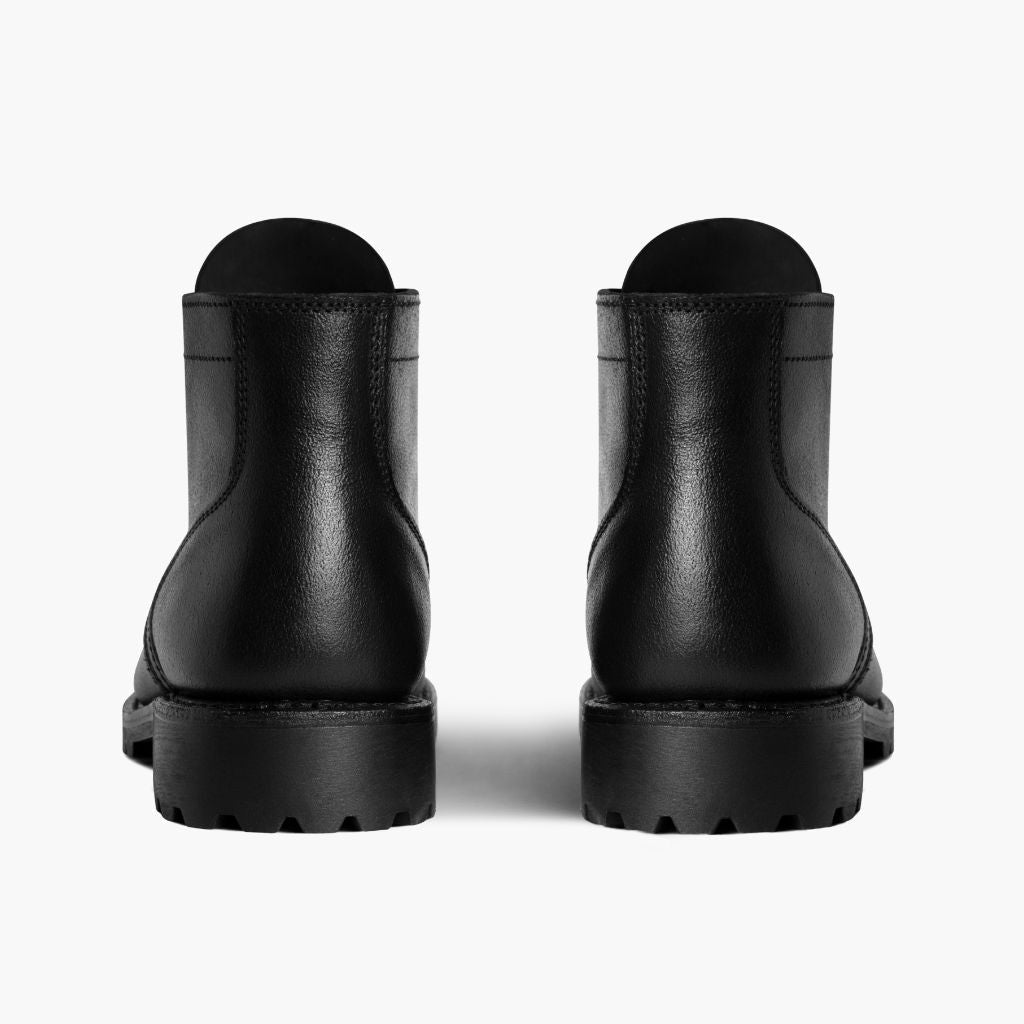 High-Traction Rubber Outsole & Lug Tread Pattern on Vanguard E zezë Waxed Roughout Çizme lëkure për Meshkuj For Men