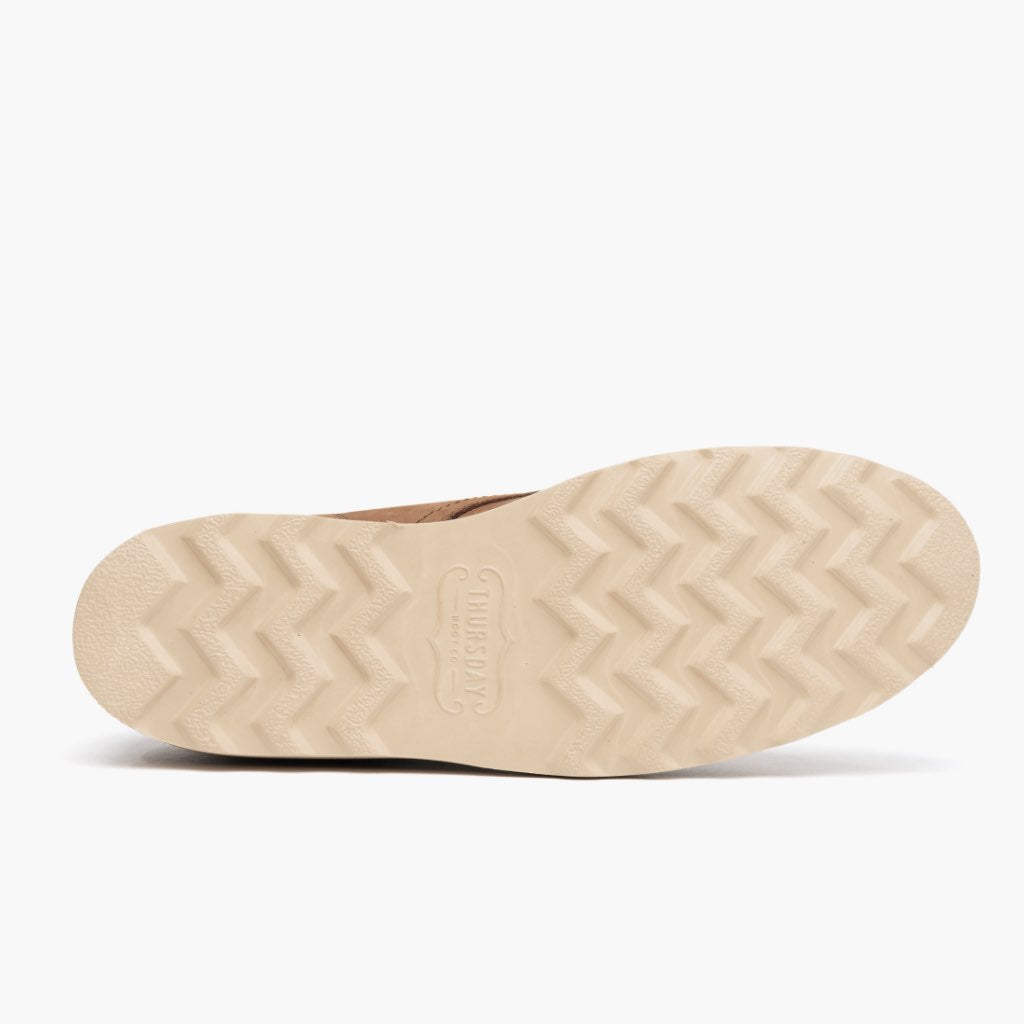 High-Traction Rubber Outsole & Lug Tread Pattern on Diplomat Pebble Çizme lëkure për Femra