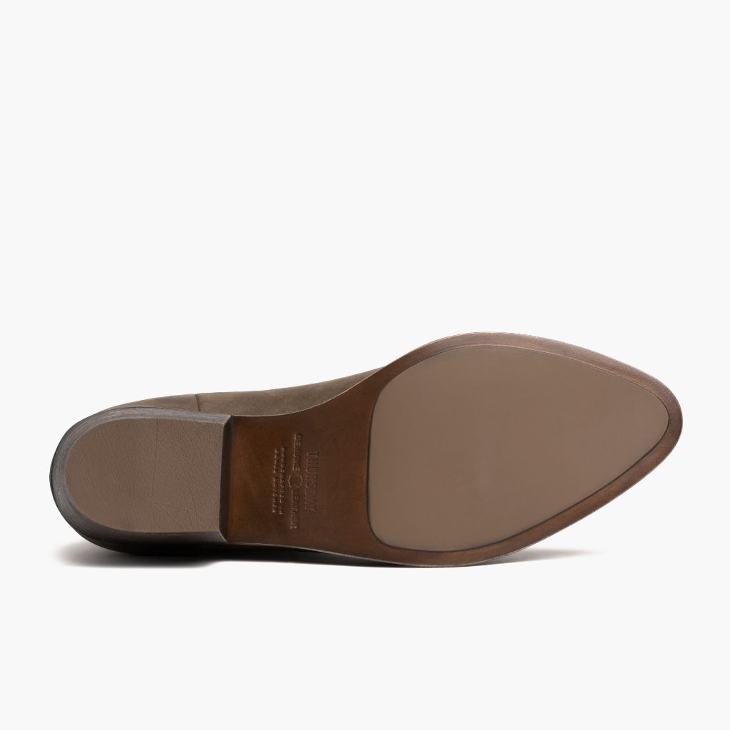 High-Traction Rubber Outsole & Lug Tread Pattern on Dreamer Bootie Tobacco Çizme lëkure për Femra