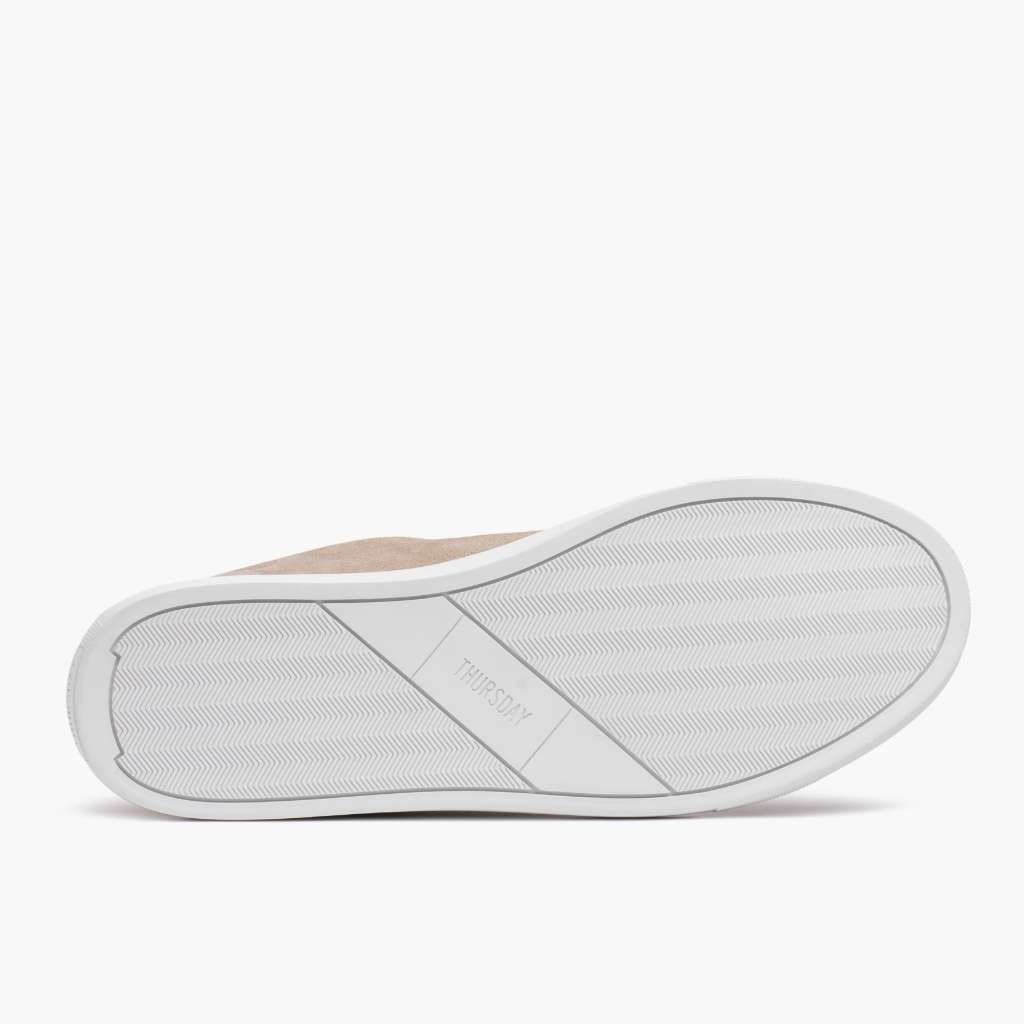 High-Traction Rubber Outsole & Lug Tread Pattern on Premier Low Top Latte Atlete lëkure për Femra