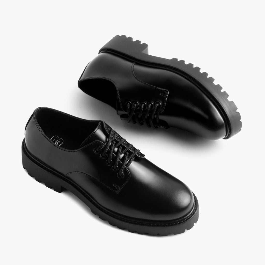 High-Traction Rubber Outsole & Lug Tread Pattern on Renegade E zezë Atlete lëkure për Femra