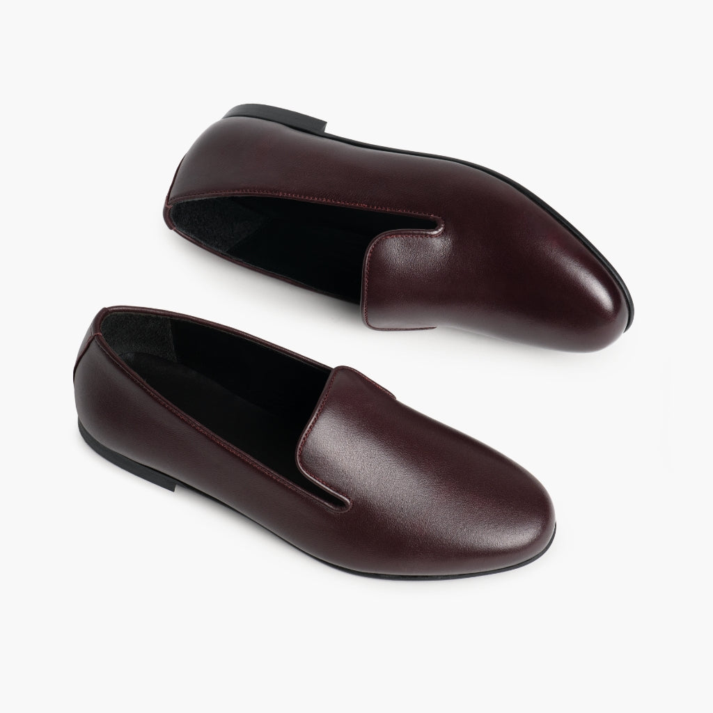 High-Traction Rubber Outsole & Lug Tread Pattern on Eden Burgundi Çizme lëkure për Femra