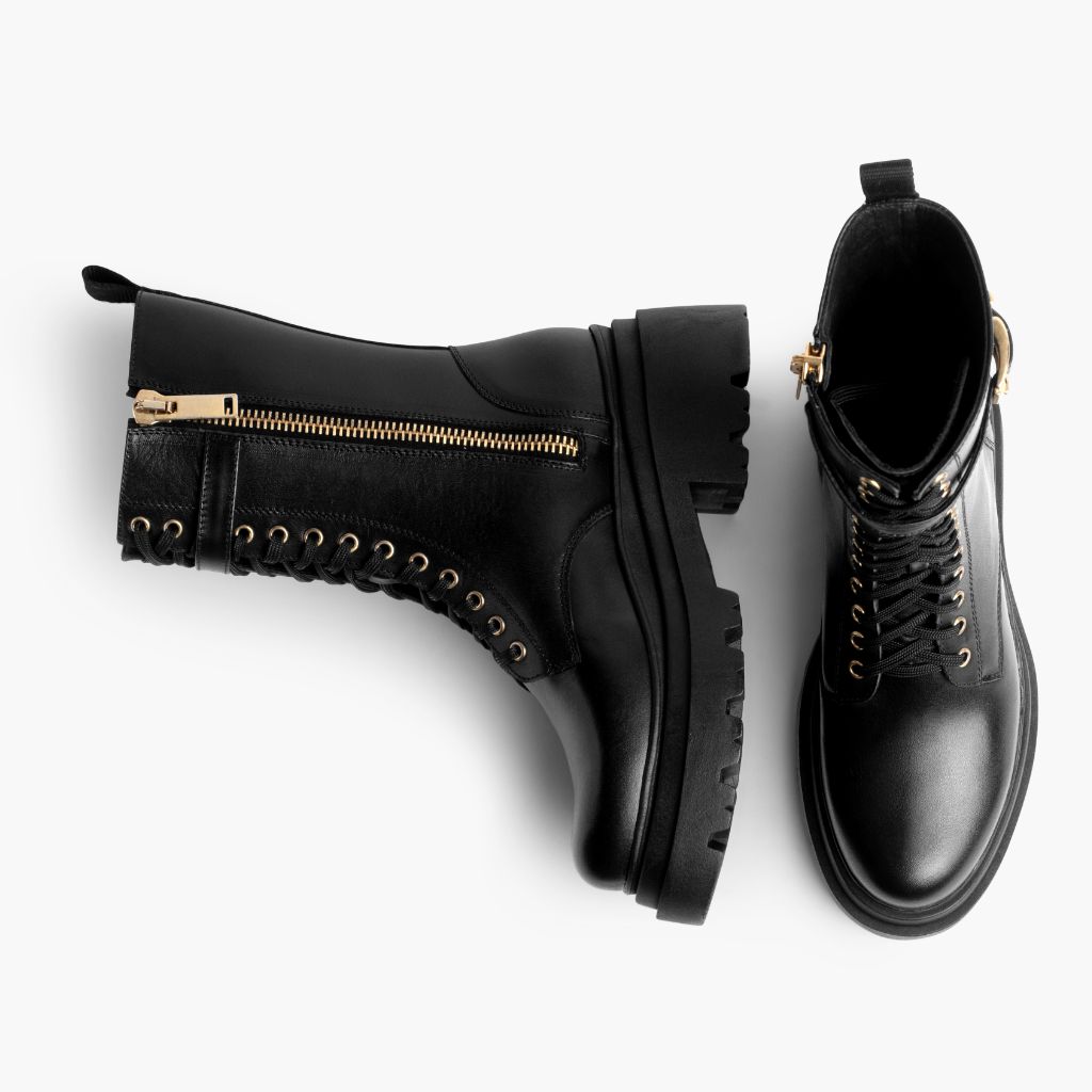 High-Traction Rubber Outsole & Lug Tread Pattern on Fatale E zezë & Gold Çizme lëkure për Femra