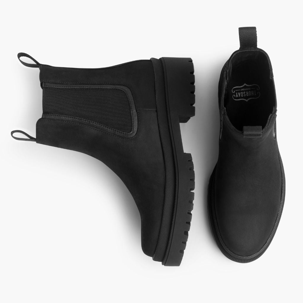 High-Traction Rubber Outsole & Lug Tread Pattern on Legend Platform E zezë Matte Çizme lëkure për Femra