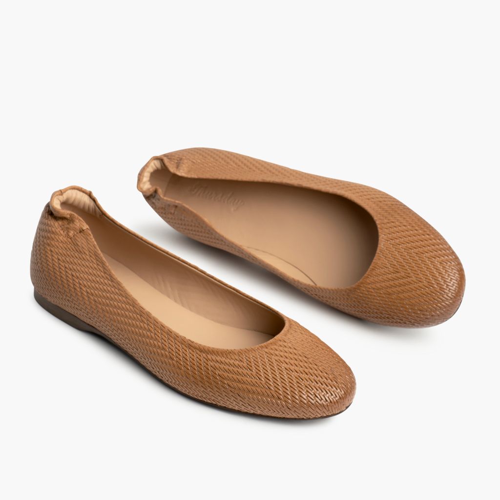 High-Traction Rubber Outsole & Lug Tread Pattern on Scrunch Kafe e çelët Embossed Çizme lëkure për Femra