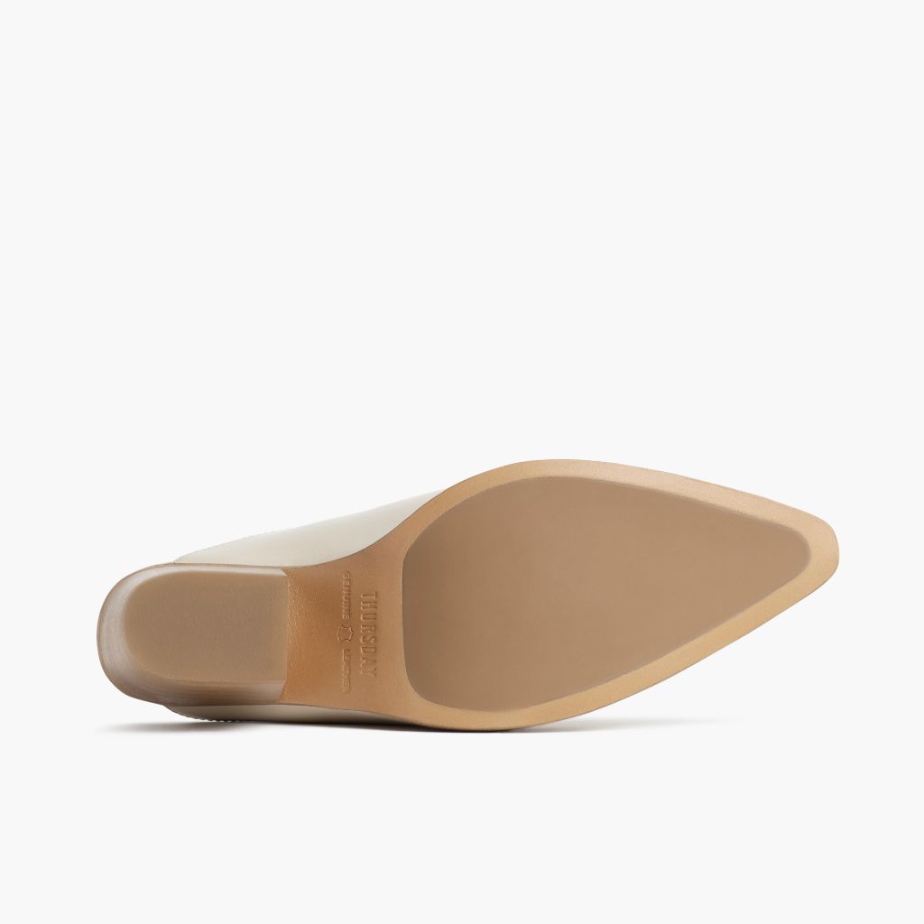 High-Traction Rubber Outsole & Lug Tread Pattern on Summer Ivory Çizme lëkure për Femra