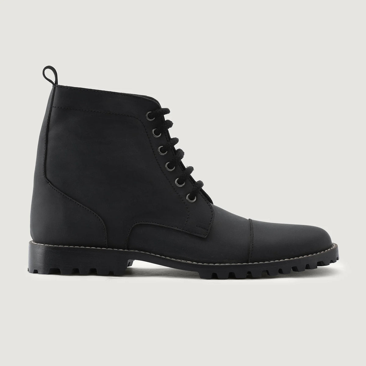 Matte Black Full-Grain leather Boots - Strukturë e qepur Goodyear welt dhe maja e këpucës