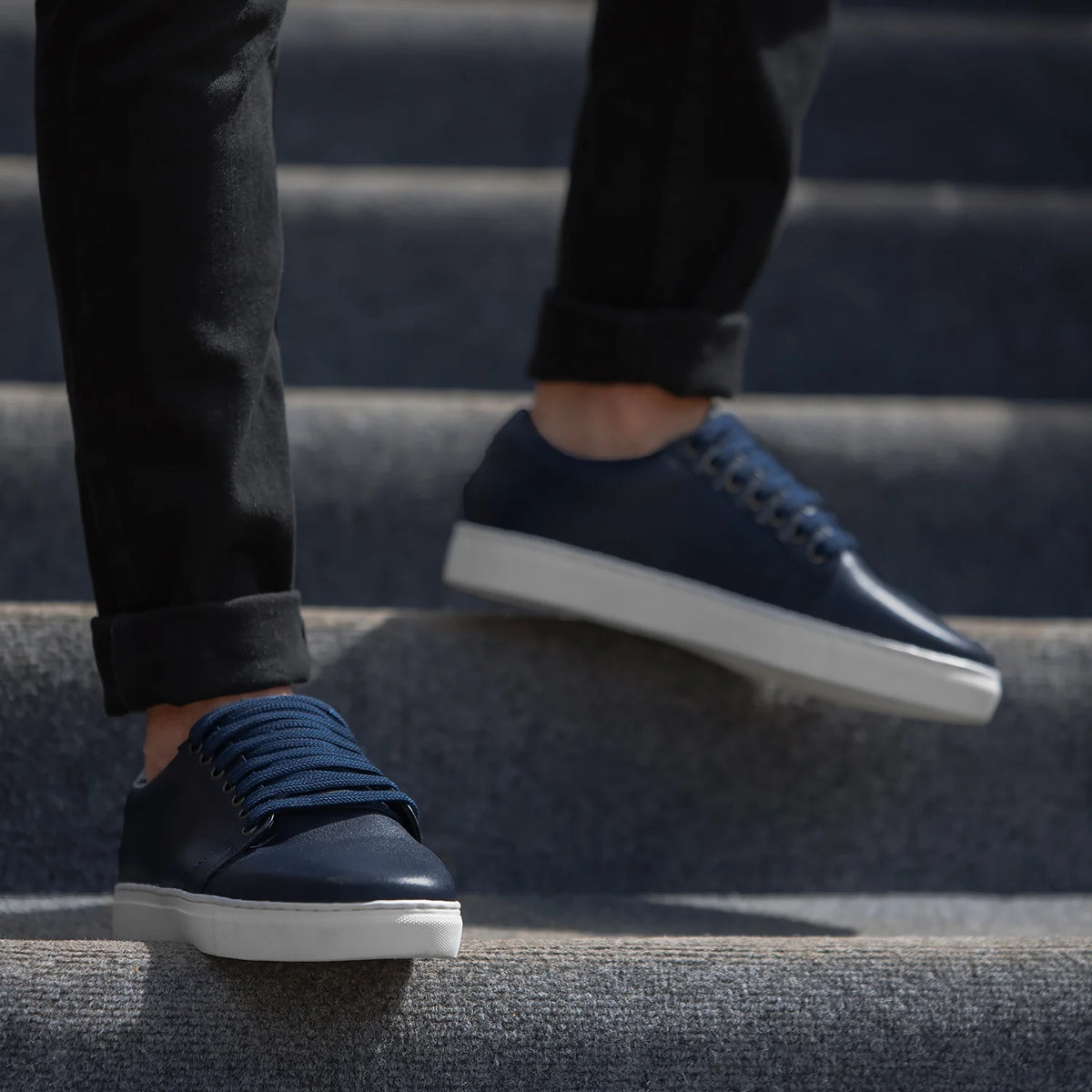 Murphy Low Top Midnight Blu Atlete lëkure për Meshkuj - Pjesë e pasme e thembrës e përforcuar dhe qepje dyshe precize