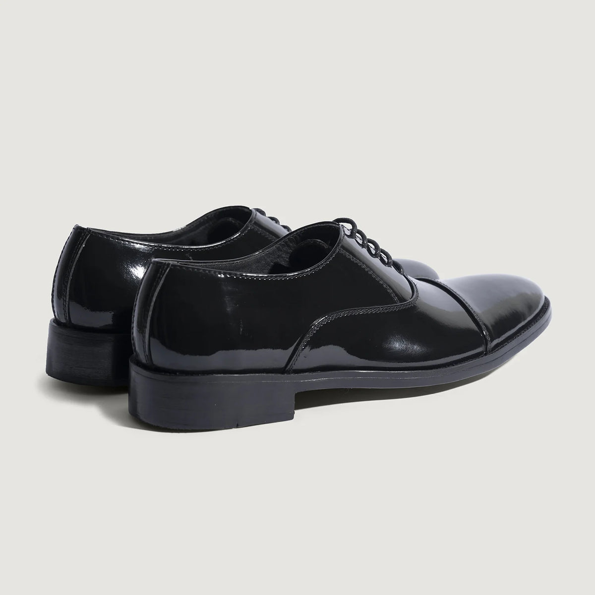 High-Traction Rubber Outsole & Lug Tread Pattern on Professor Oxford E zezë Këpucë lëkure për Meshkuj For Men