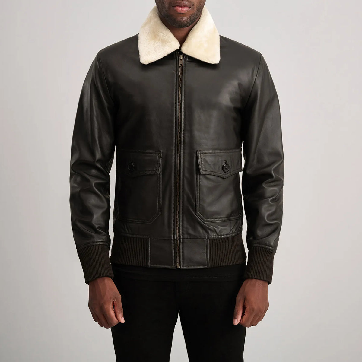 
Detaje nga afër of Shirt with Removable Fur & Zipper Hardware on Airin G-1 Kafe & Cream Xhaketë Bomber Lëkure për Meshkuj