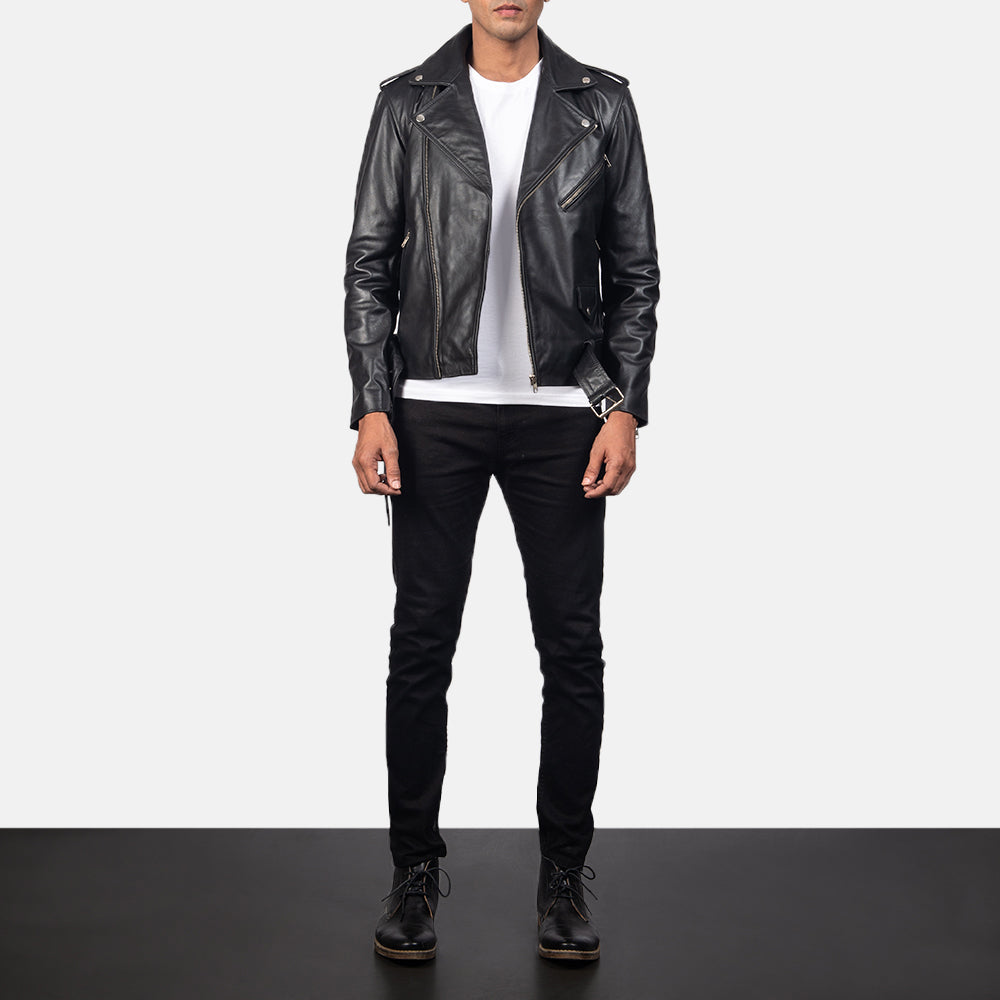 
Allaric Alley Black Leather Biker Jacket - Pamje anësore me prerje ergonomike të mëngëve