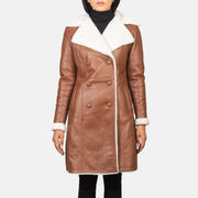 
Detaje nga afër of Notch & Leather Buttons Hardware on Amie Brown Double Breasted Shearling Coat