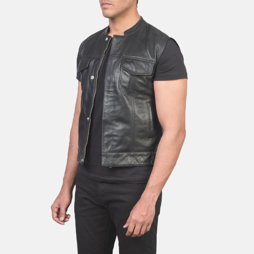
Black Sheepskin Leather Biker Jacket - Pamje e pasme me supe të theksuara dhe buzë të pastër