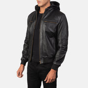 
Black Cowhide Leather Bomber Jacket - Pamje e pasme me supe të theksuara dhe buzë të pastër