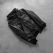 
Pamje e veshur në trup:  Bouncer Biz Black Leather Hooded Bomber Jacket në model në dritë natyrale dite