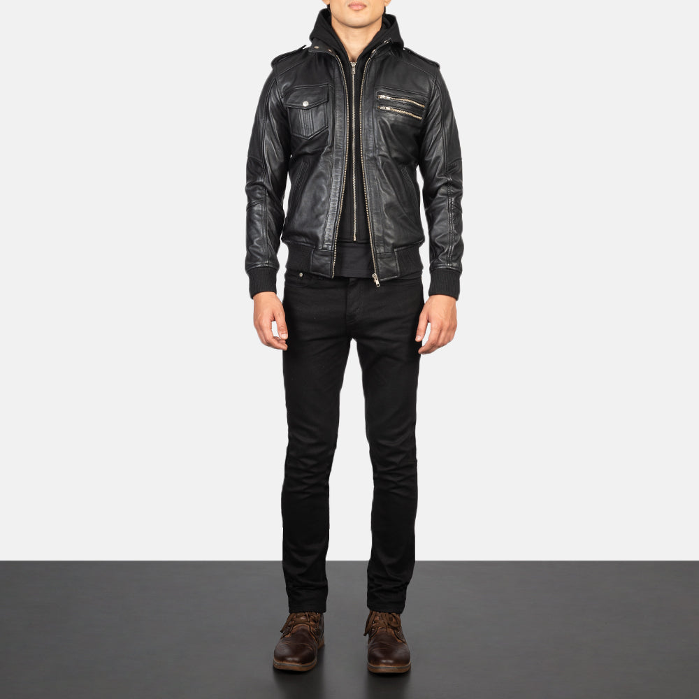 
Bravado Black Hooded Leather Bomber Jacket - Pamje anësore me prerje ergonomike të mëngëve