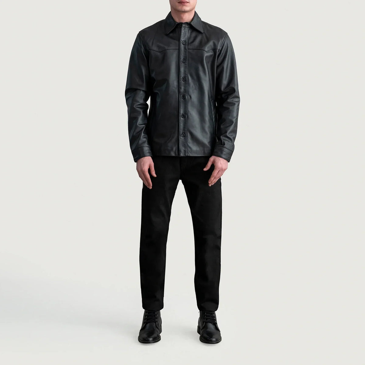 
Detaje nga afër of Shirt & Buttons Hardware on Bronco E zezë Leather Shirt për Meshkuj