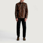 
Detaje nga afër of Shirt & Buttons Hardware on Bronco Distressed Kafe Leather Shirt për Meshkuj