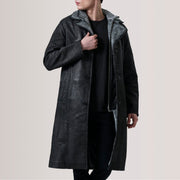 
Cai Distressed E zezë Leather Shearling Pallto Lëkure për Meshkuj For Men in Distressed Black Sheepskin Snuffed - Pamje ballore dhe siluetë e përshtatur | Bli online