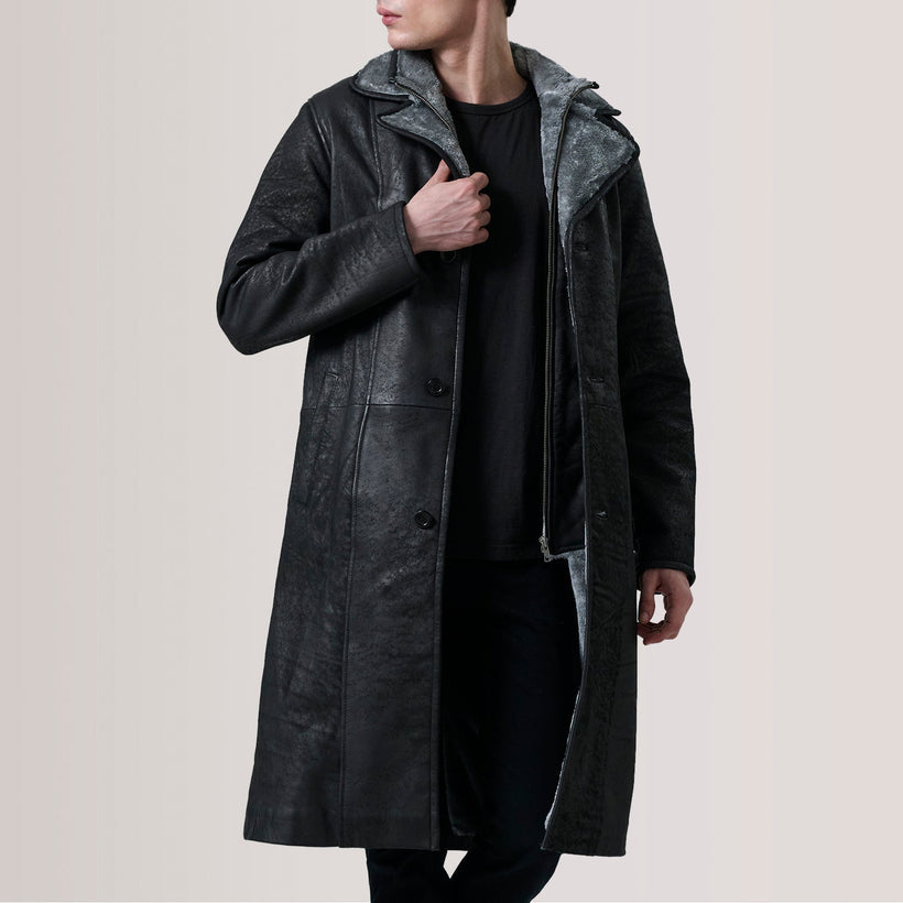 Cai Distressed E zezë Leather Shearling Coat për meshkuj