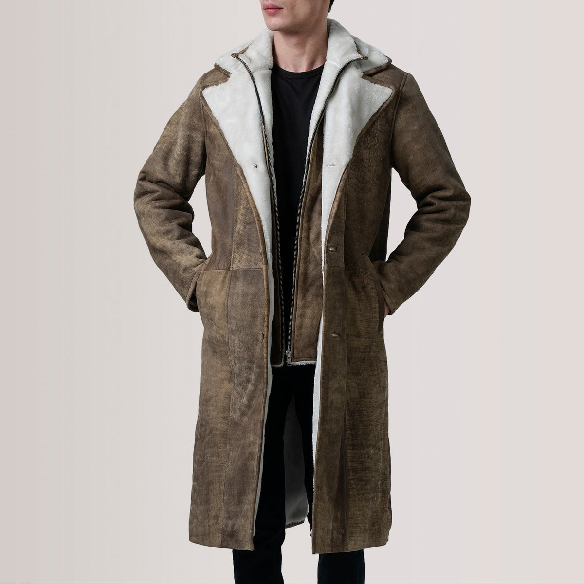 
Cai Distressed Kafe Leather Shearling Pallto Lëkure për Meshkuj For Men in Distressed Brown Sheepskin Snuffed - Pamje ballore dhe siluetë e përshtatur | Bli online