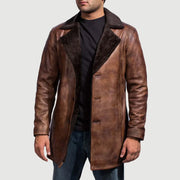 
Cinnamon Distressed Leather Fur Pallto Lëkure për Meshkuj in Distressed Brown Sheepskin Burnishing - Pamje ballore dhe siluetë e përshtatur | Bli online