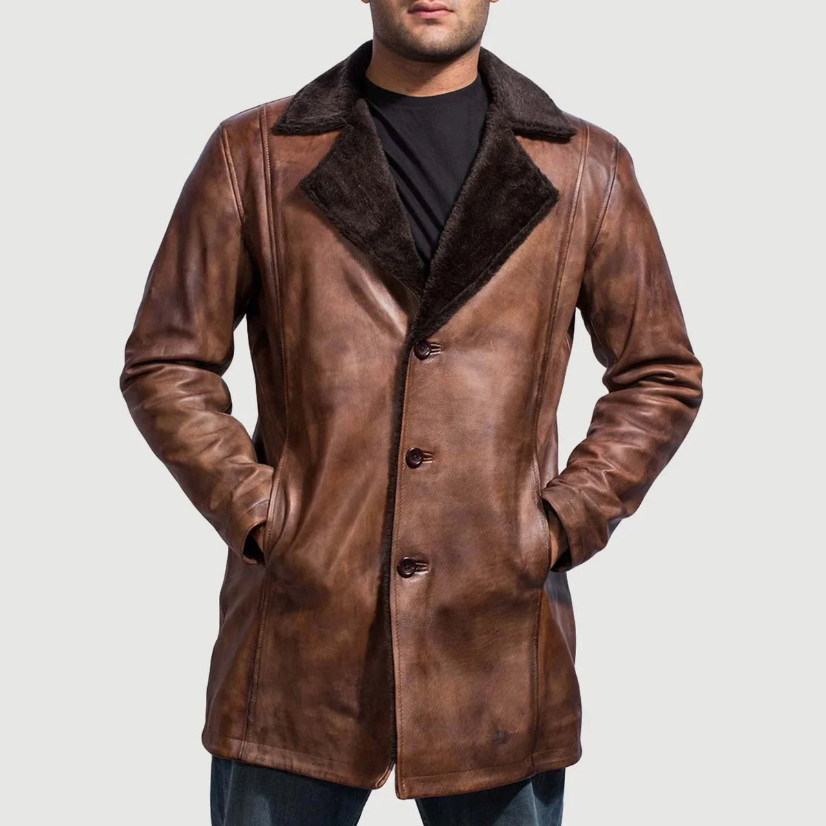
Cinnamon Distressed Leather Fur Pallto Lëkure për Meshkuj - Pamje anësore me prerje ergonomike të mëngëve