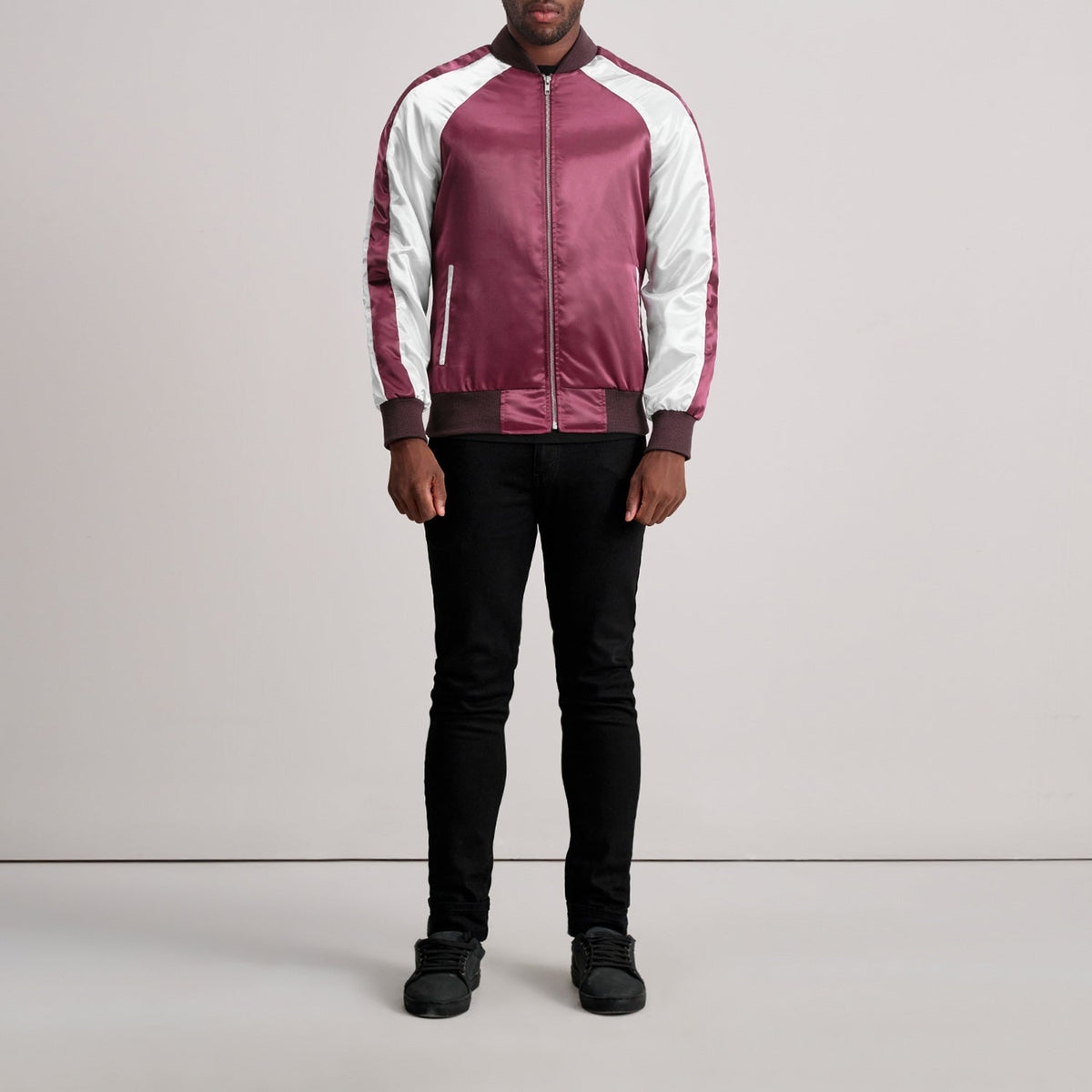 
Detaje nga afër of Varsity & Zipper Hardware on Clarke Vishnje Varsity Xhaketë Lëkure për Meshkuj