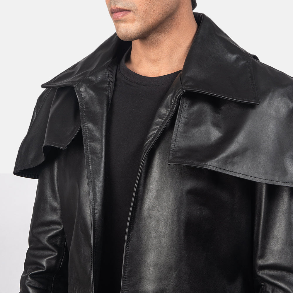 
Detaje nga afër of Classic Collar & Heavy-Duty Zipper Hardware on Classic E zezë Leather Duster për Meshkuj