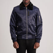 
Clyde B-15 Blu Xhaketë Bomber Lëkure për Meshkuj in Blue Satin - Pamje ballore dhe siluetë e përshtatur | Bli online