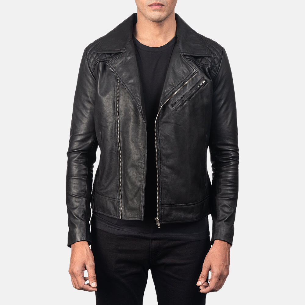 
Danny Quilted Brown Leather Biker Jacket in Distressed Brown Goatskin Leather - Pamje ballore dhe siluetë e përshtatur | Bli online