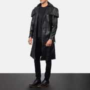 
Deux E zezë Leather Duster për Meshkuj - Pamje anësore me prerje ergonomike të mëngëve