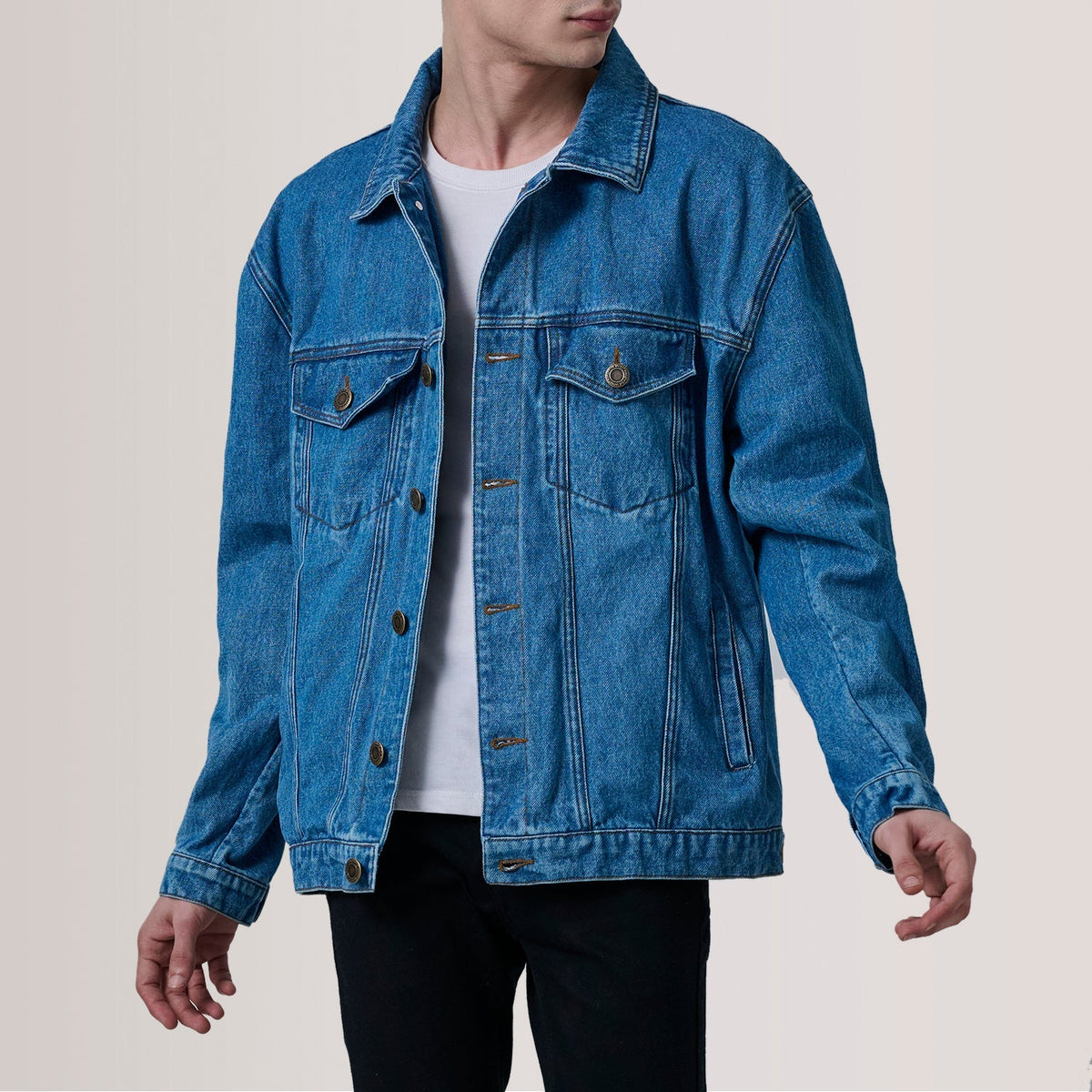 
Eddie Dark Blu Oversized Denim Trucker Xhaketë Lëkure për Meshkuj For Men in Dark Blue Full-Grain Leather - Pamje ballore dhe siluetë e përshtatur | Bli online