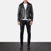 
Furton Black Leather Biker Jacket - Pamje anësore me prerje ergonomike të mëngëve