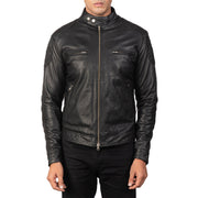 
Detaje nga afër of Band with snap buttons & Zipper Hardware on Gatsby Quilted Black Leather Biker Jacket
