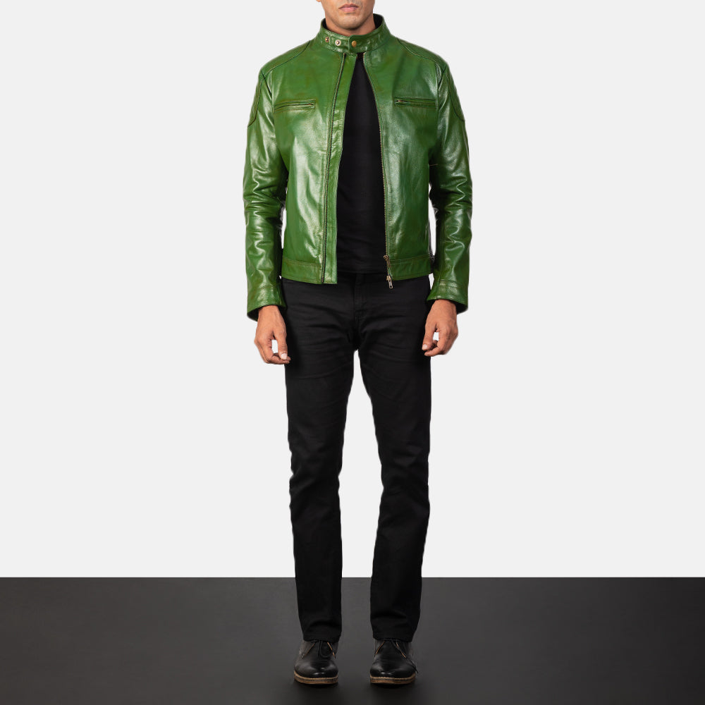 
Detaje nga afër of Band with snap buttons & Zipper Hardware on Gatsby Quilted Green Leather Biker Jacket