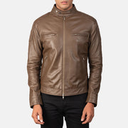 
Detaje nga afër of Band with snap buttons & Zipper Hardware on Gatsby Mocha Xhaketë Motociklisti Lëkure për Meshkuj