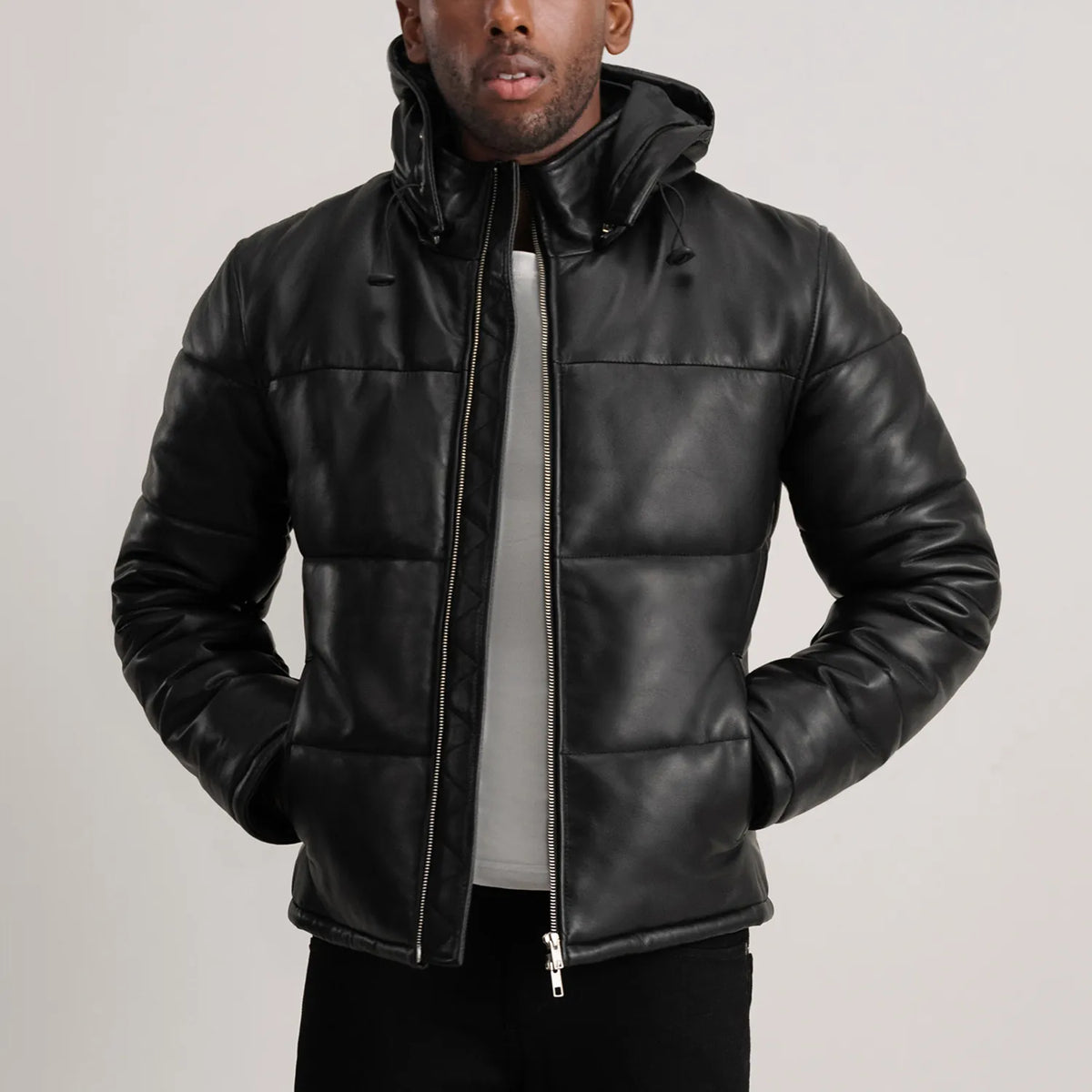 
Gordon Tan Hooded Leather Puffer Jacket in Tan Brown Sheepskin Leather - Pamje ballore dhe siluetë e përshtatur | Bli online