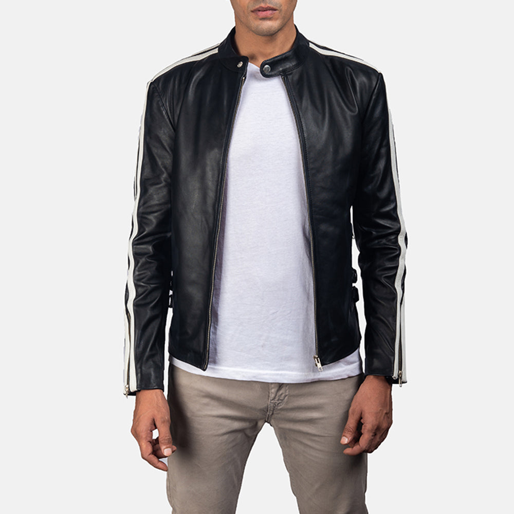 
Hank E zezë Xhaketë Motociklisti Lëkure për Meshkuj in Black & White Cowhide Leather - Pamje ballore dhe siluetë e përshtatur | Bli online