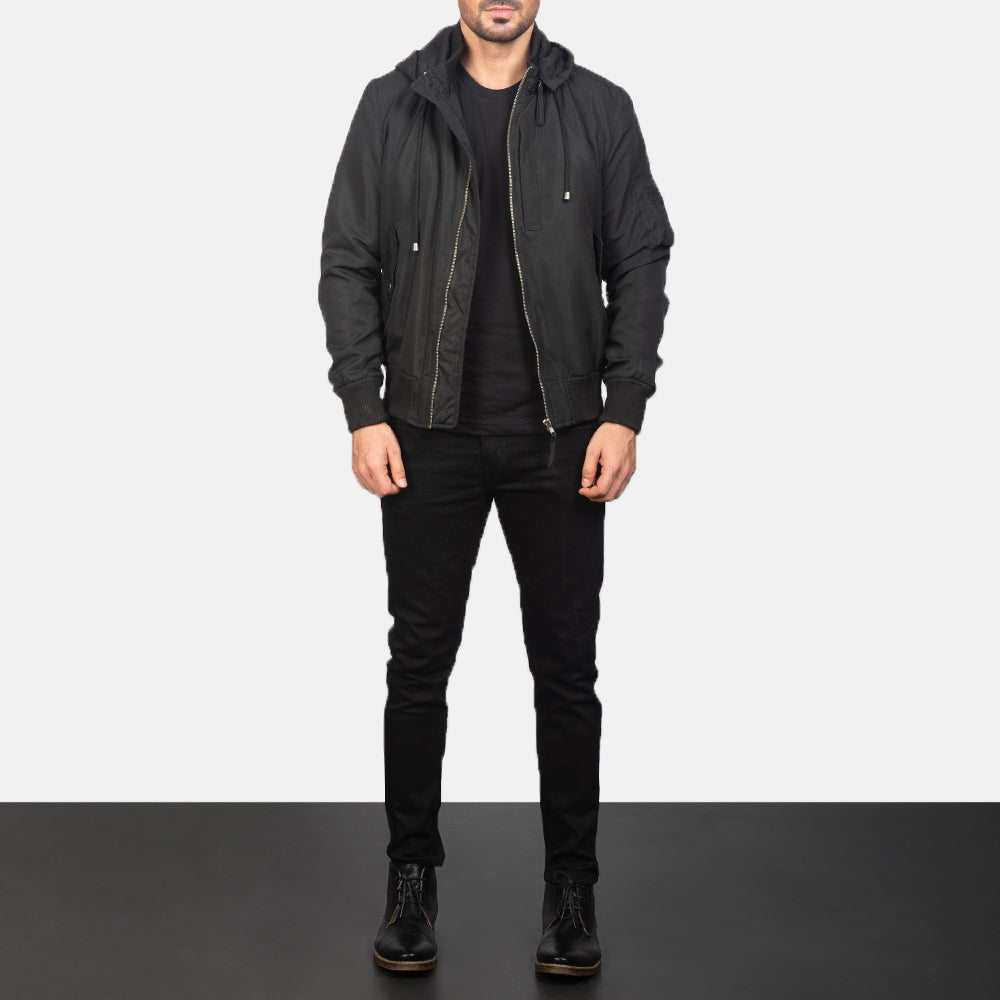 
Hanklin Ma-1 Black Hooded Bomber Jacket - Pamje anësore me prerje ergonomike të mëngëve